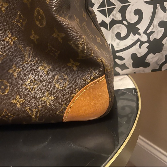 EUC Louis Vuitton Boulogne 35 - Picture 3 of 13